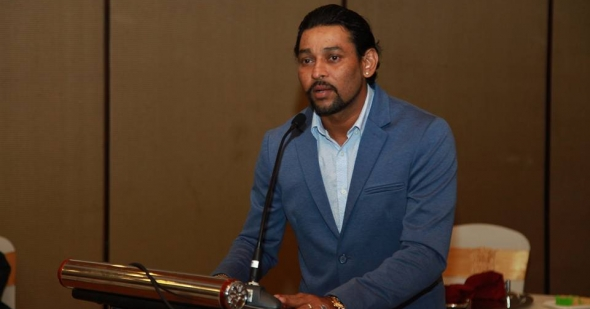 Tillakaratne Dilshan at an event for Asoka College (album)